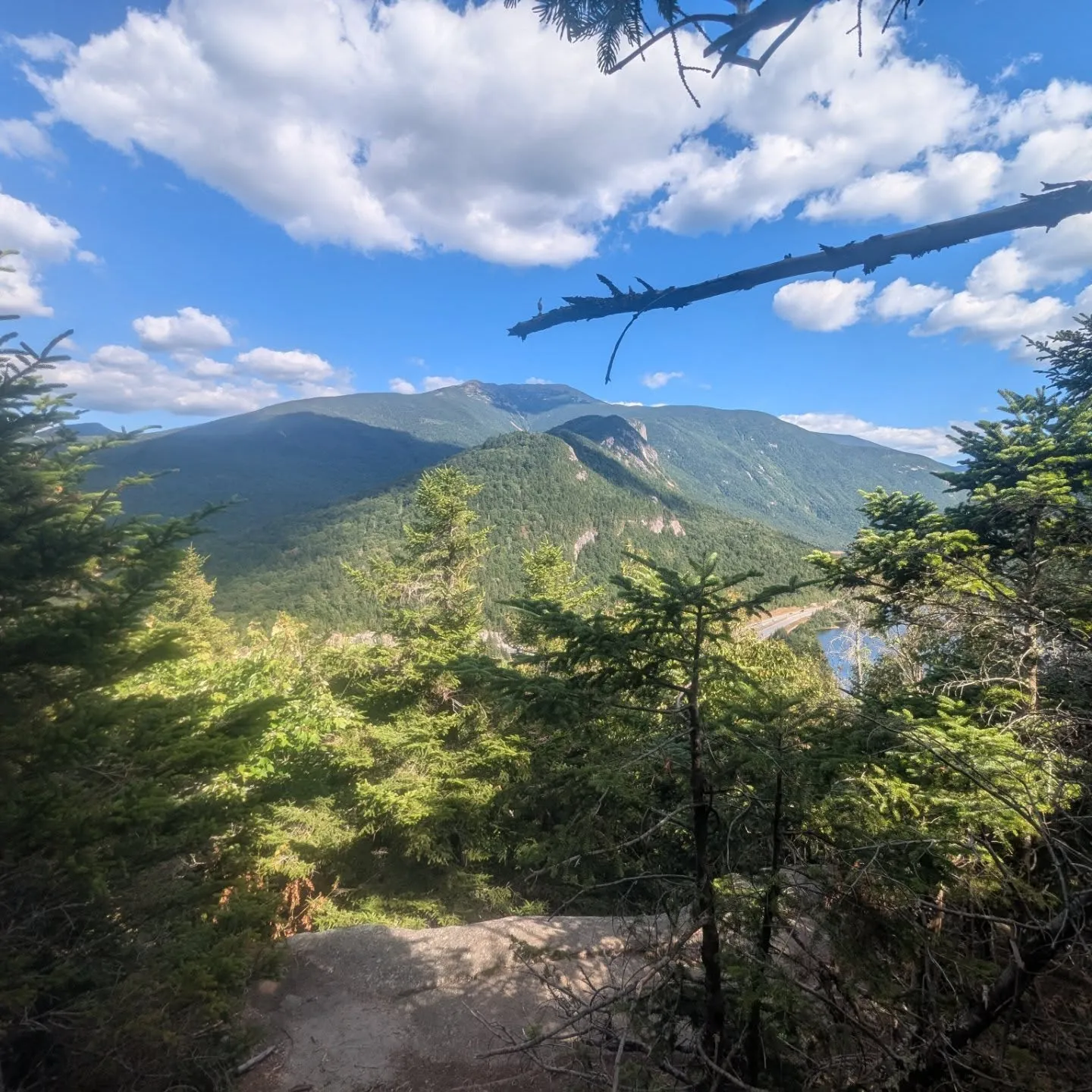 ⛰️ White Mountains in a day. Postcard photos everywhere. One day wasn't enough, I'm definitely coming back. 🌲
#WhiteMountains #NewHampshire
